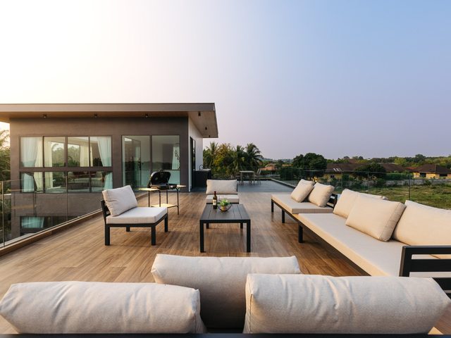 Rooftop Deck & Bar